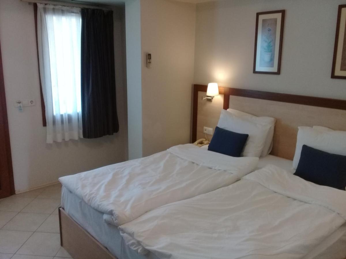 Uzhan Beach Hotel Bitez Buitenkant foto