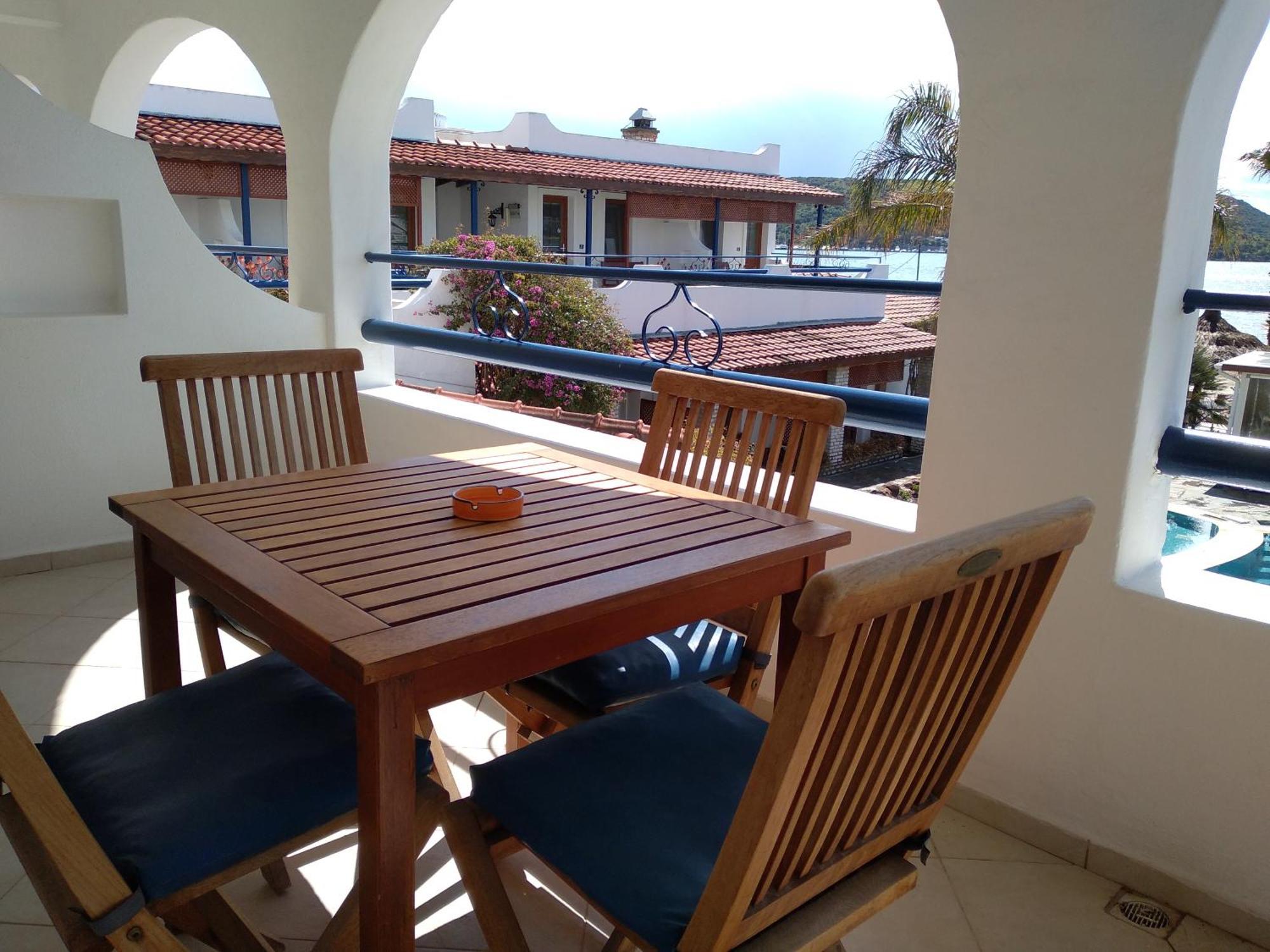 Uzhan Beach Hotel Bitez Buitenkant foto