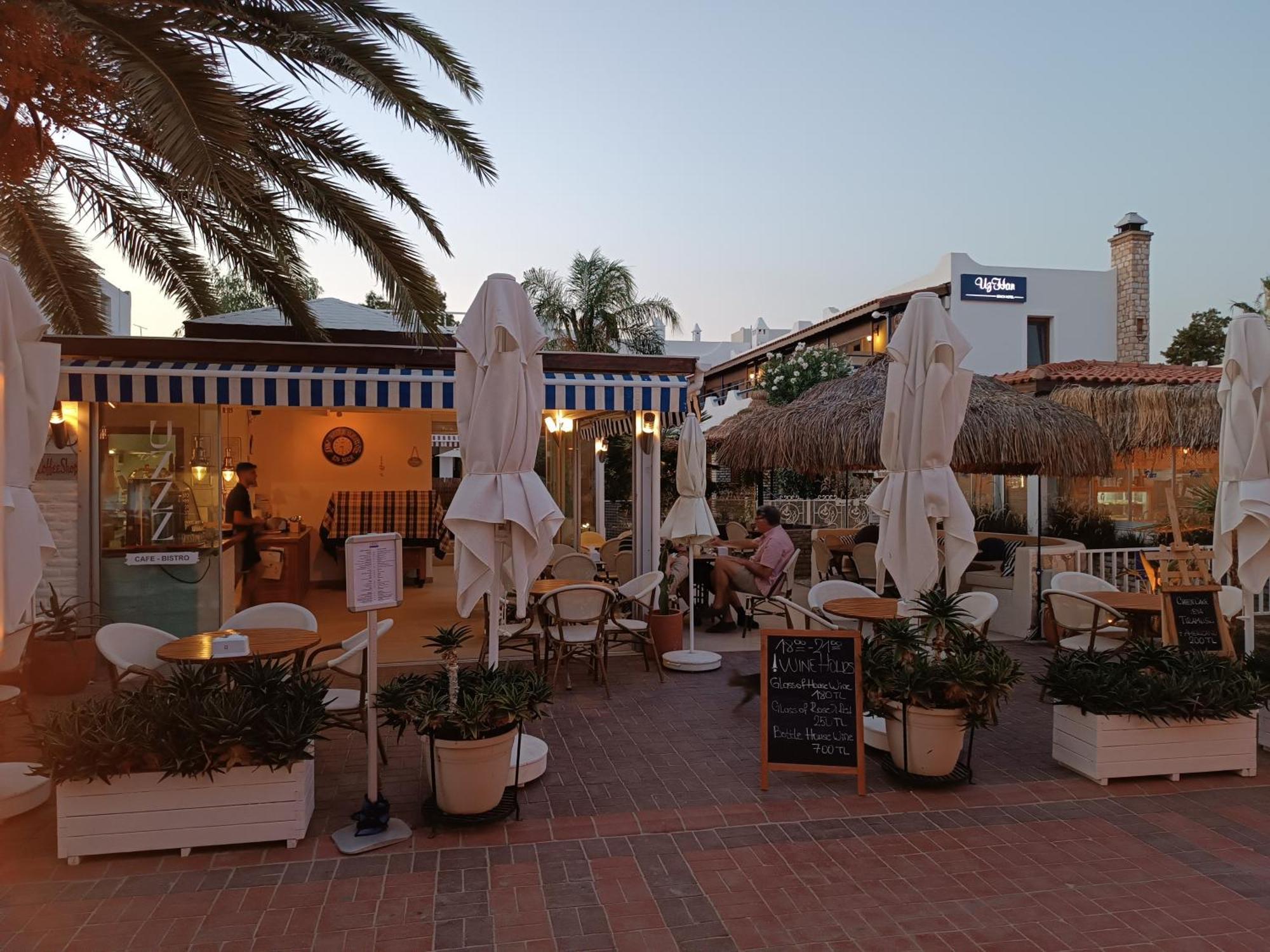 Uzhan Beach Hotel Bitez Buitenkant foto
