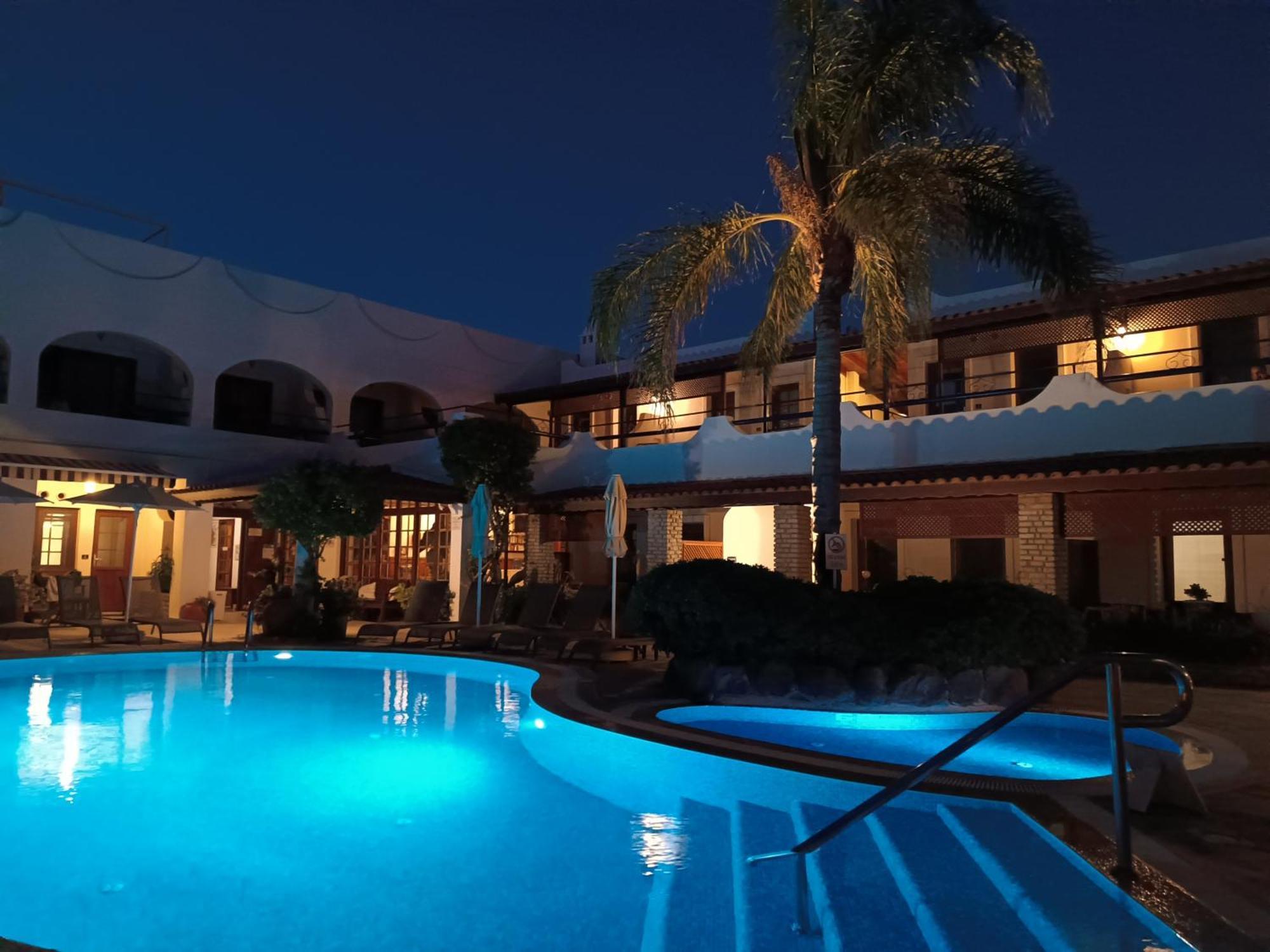 Uzhan Beach Hotel Bitez Buitenkant foto