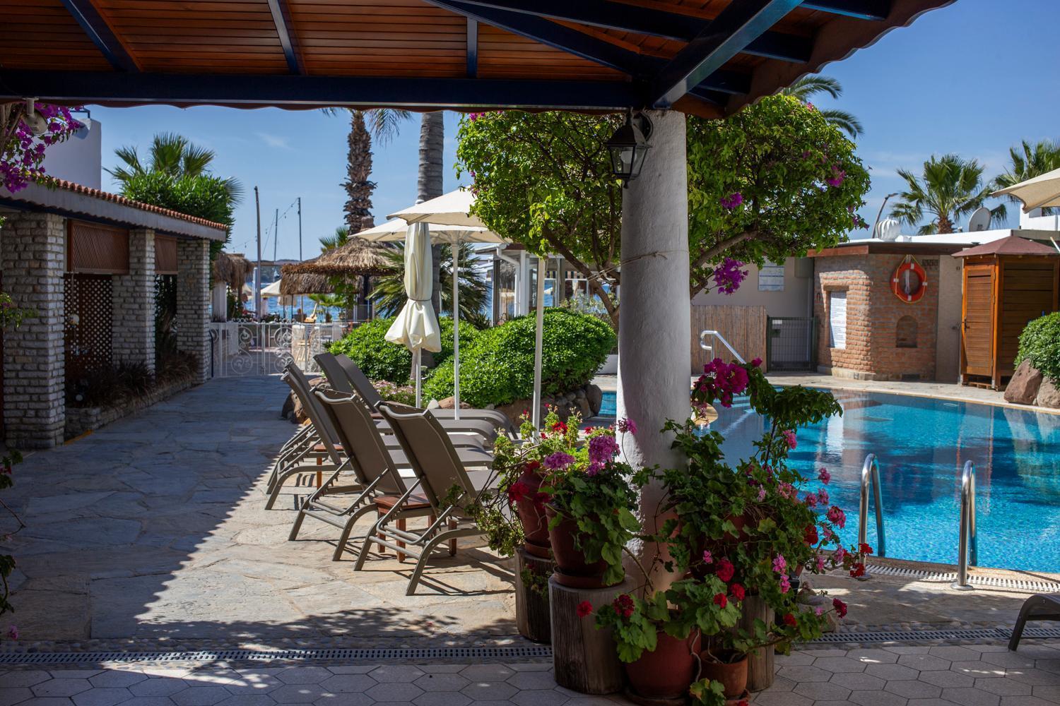 Uzhan Beach Hotel Bitez Buitenkant foto