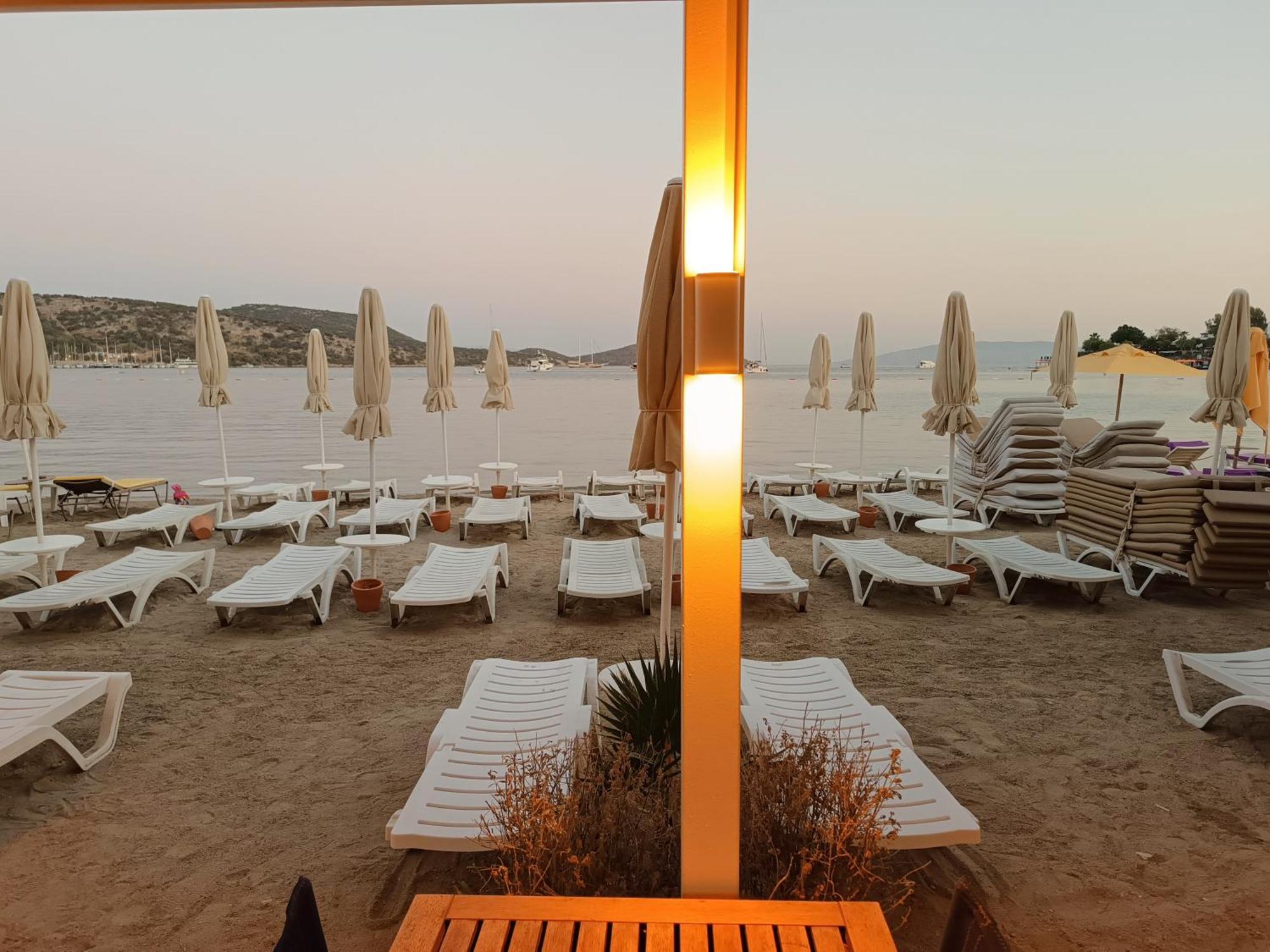 Uzhan Beach Hotel Bitez Buitenkant foto