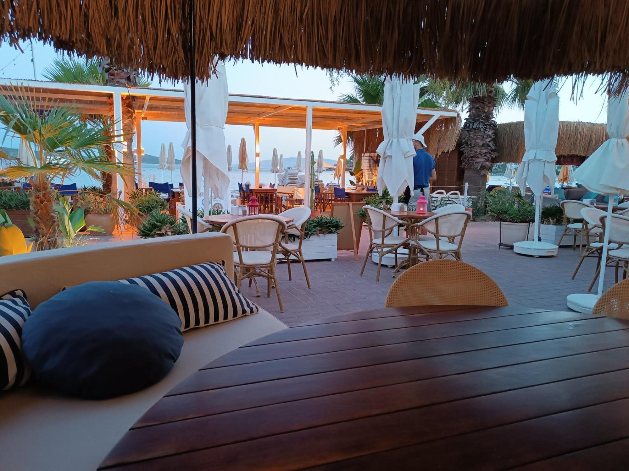 Uzhan Beach Hotel Bitez Buitenkant foto